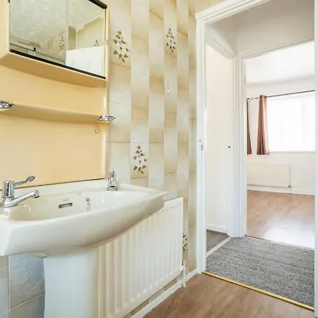 Cosy House #lea Hall Train Station #bhx #nec #nia Birmingham