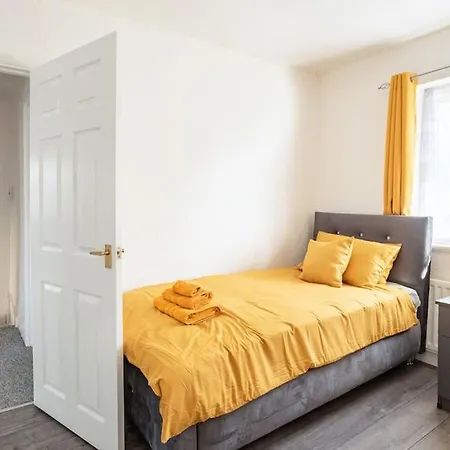 Semesterbostad Cosy House #lea Hall Train Station #bhx #nec #nia *