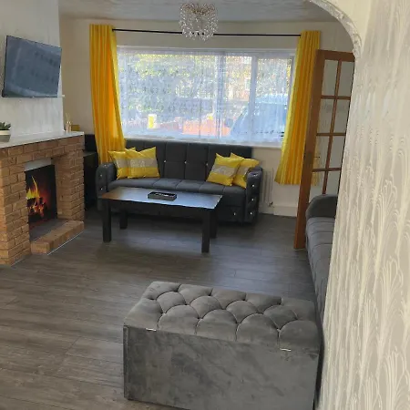 Semesterbostad Cosy House #lea Hall Train Station #bhx #nec #nia